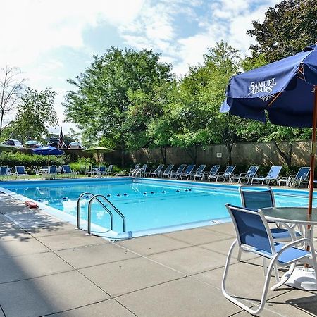 Courtyard By Marriott New York Laguardia Airport Hotel Eksteriør billede