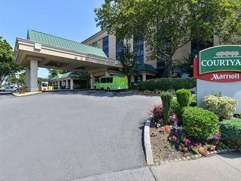 Courtyard By Marriott New York Laguardia Airport Hotel Eksteriør billede