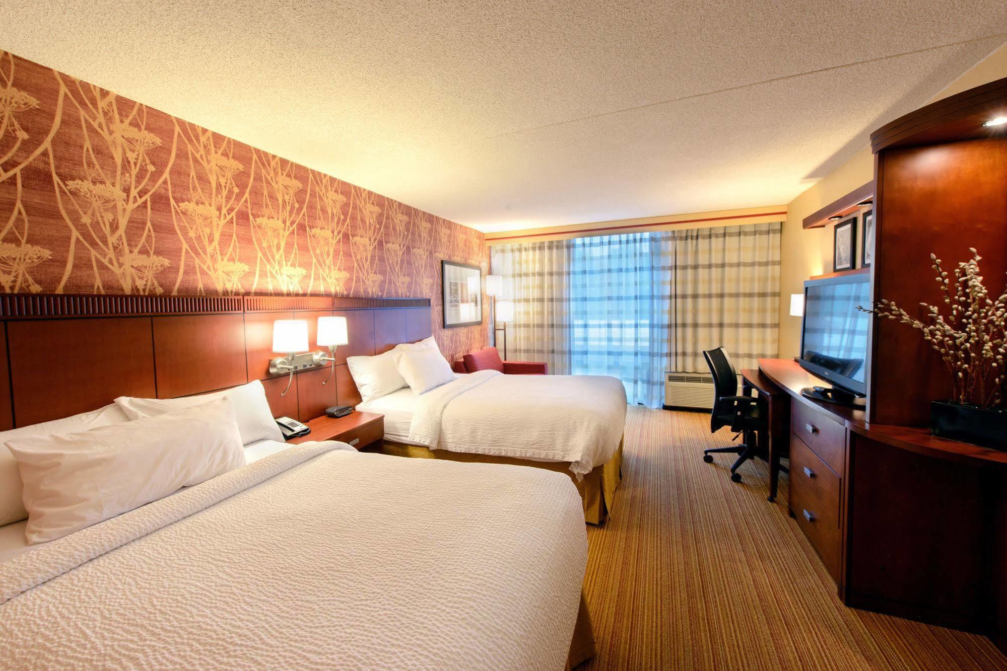 Courtyard By Marriott New York Laguardia Airport Hotel Eksteriør billede